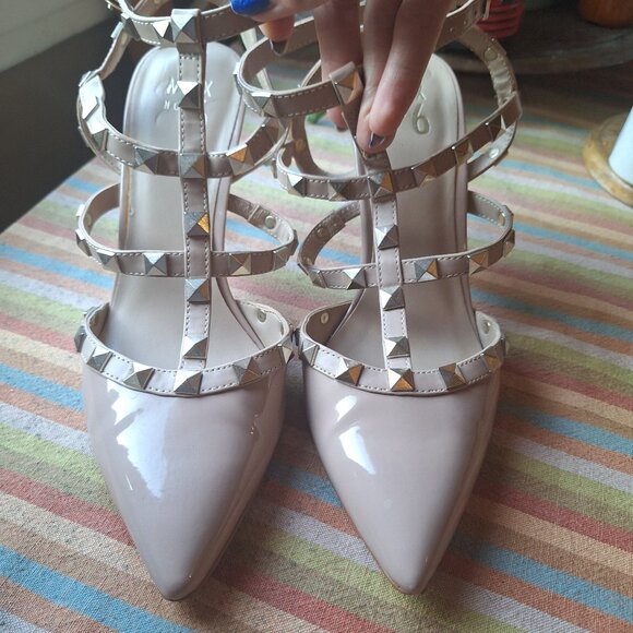 Nude Patent Pointy Toe Heels - Picture 8 of 8